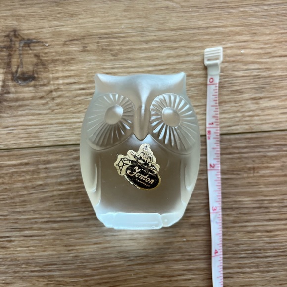 Fenton Art Glass Frosted Owl Paperweight - Picture 5 of 7